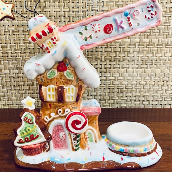 🎄🌟HP🌟Ceramic Gingerbread Windmill Cookie Bakery Christmas Decor Candle Holder - Picture 2 of 9